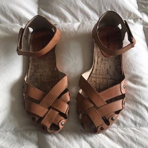 beartrap sandals for women